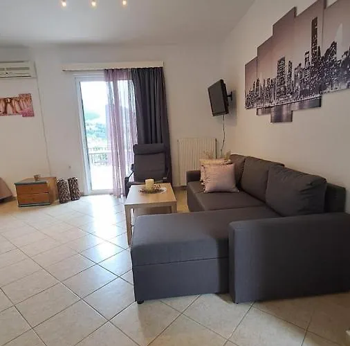 Spiros House Апартаменты