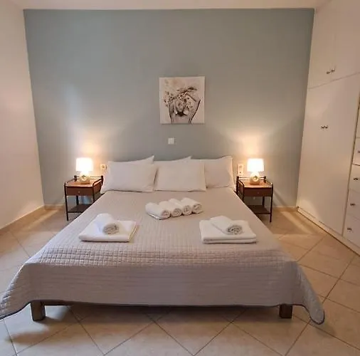 Spiros House Апартаменты